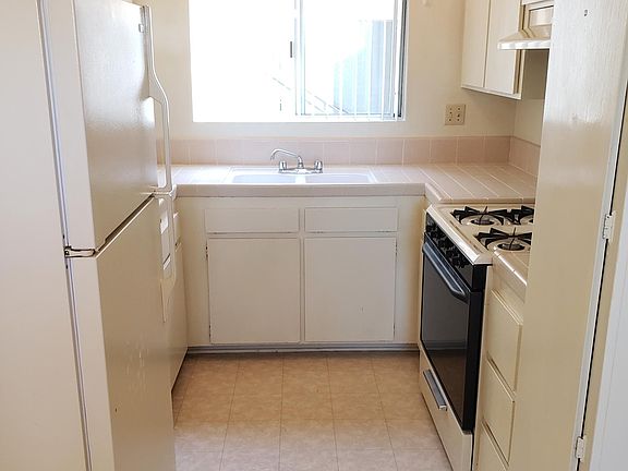 4th image of 4755 Ingraham St APT 5