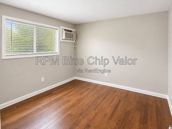 3rd image of 2118 Kemper Ln APT 5