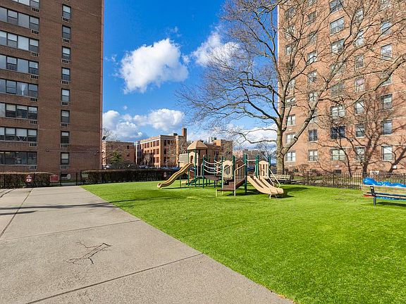3rd image of 225 Saint Pauls Ave APT 2A