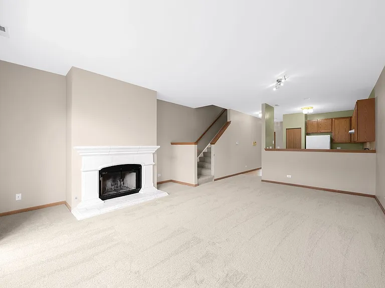 2843 Falling Waters Dr — Photo 3