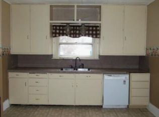 313 S West St, Kewanee, IL 61443