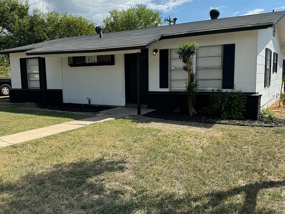 1st image of 606 Deely Pl