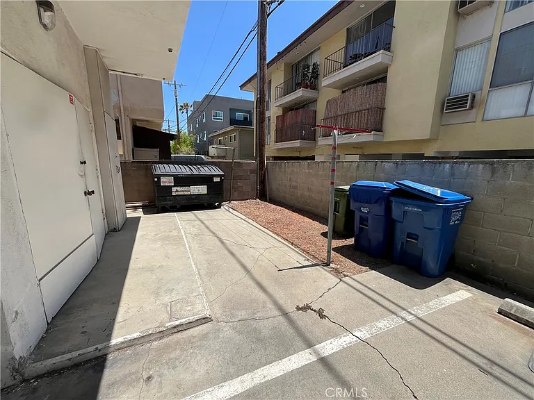 1933 Pelham Ave #3 — Photo 24