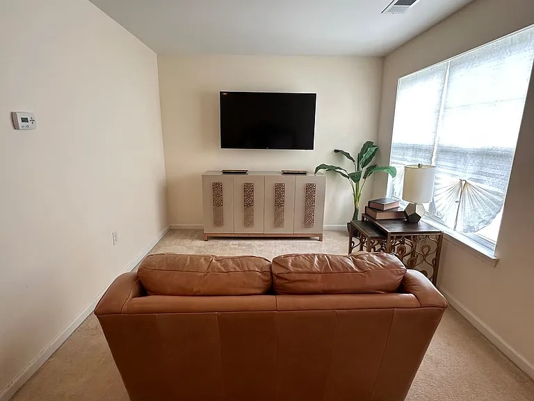 110 Sansom Ln — Photo 10