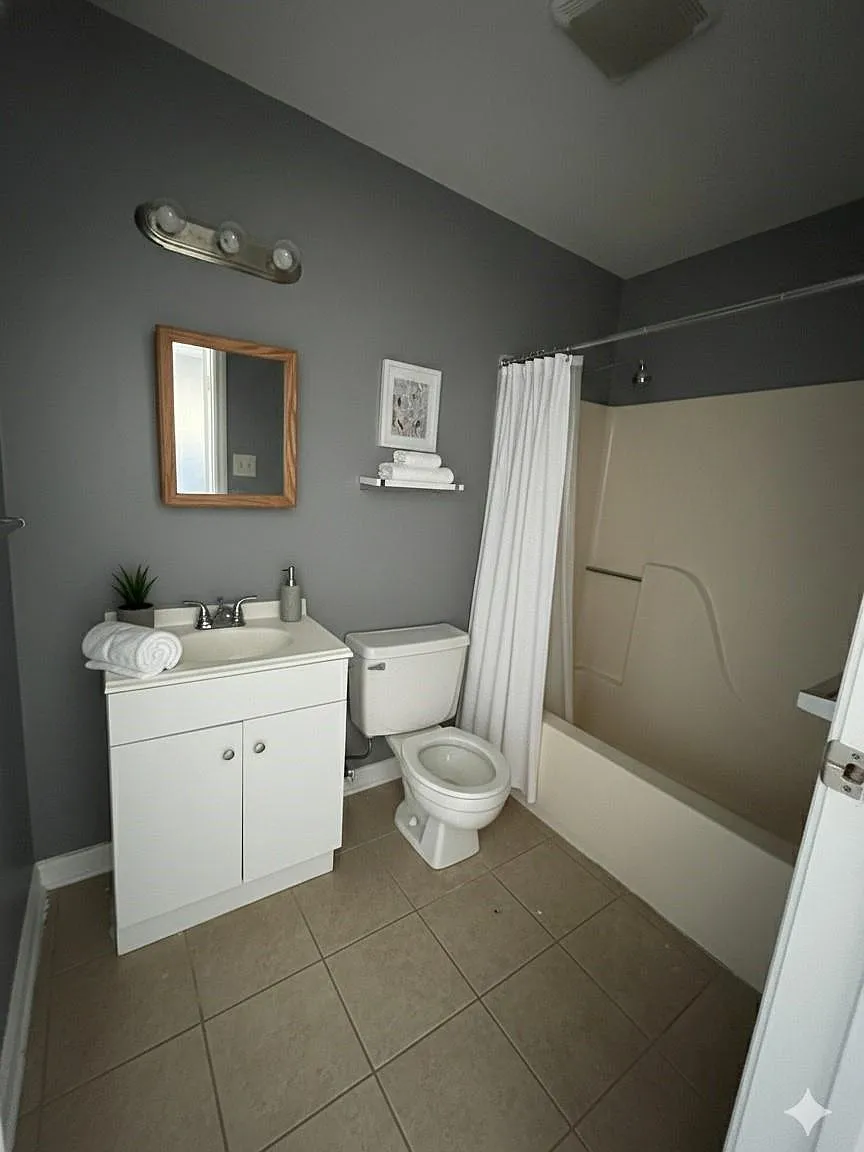 1 bed, 1.0 bath, $900 — Photo 3