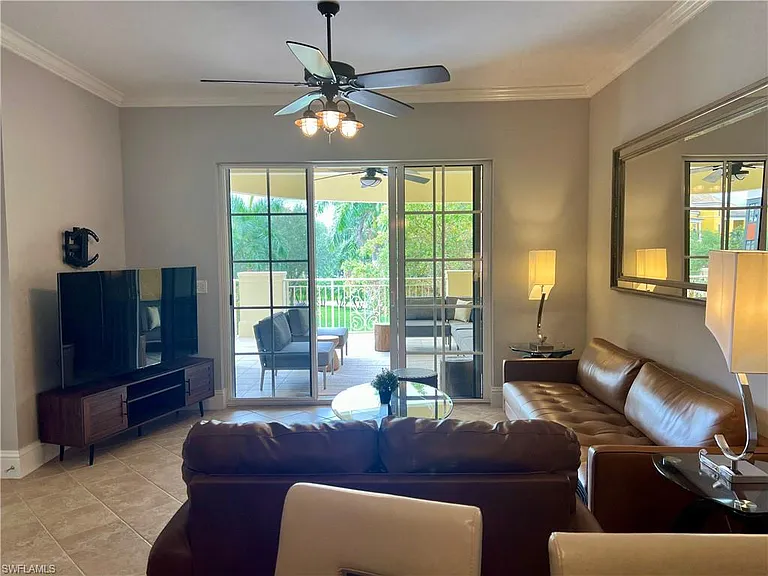 5068 Annunciation Cir #209 — Photo 15