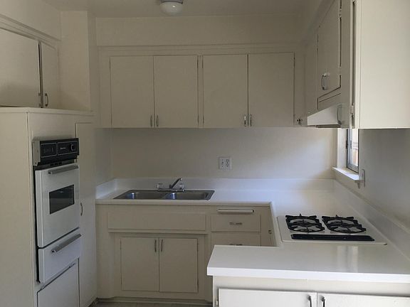 3rd image of 1140 N Clark St APT 314