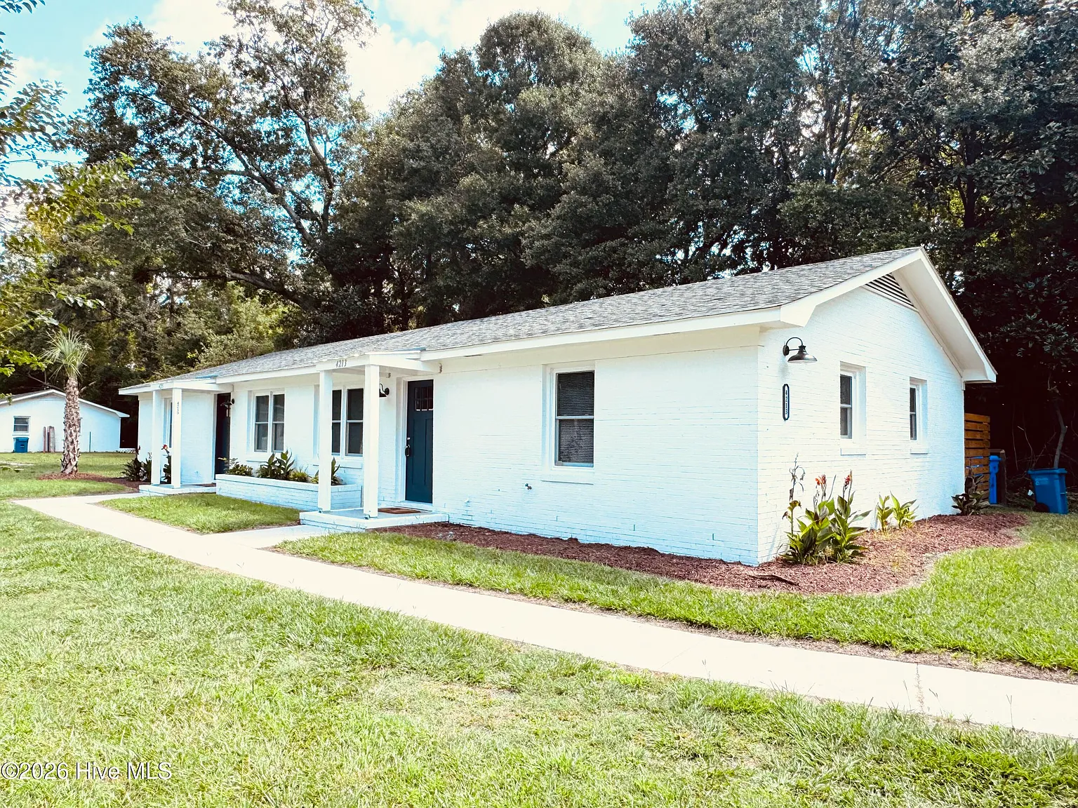 2 bed, 1.0 bath, $1,700 — Photo 2