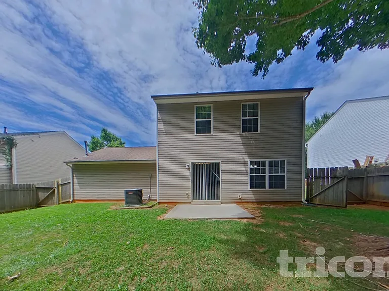 1008 Crowders Woods Dr — Photo 16