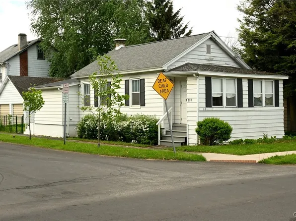 801 Ballantyne Rd, Syracuse, NY 13207