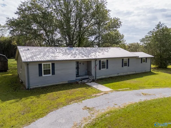 47 Jarvis Dr, Falkville, AL 35622