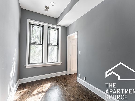 5th image of 3230 W Fullerton Ave #1F