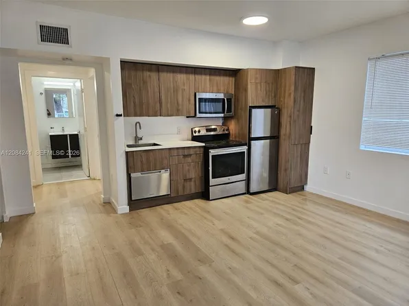 557 Michigan Ave #211, Miami Beach, FL 33139