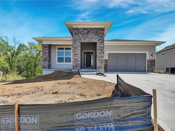 9417 Aurora St, Lenexa, KS 66220