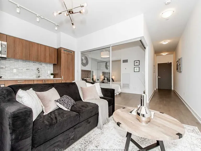 501 Saint Clair Ave W #418 — Photo 3