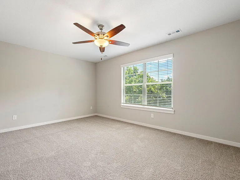 2369 E Amherst Aly — Photo 15