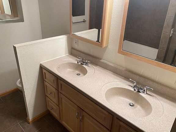 5 piece master bathroom