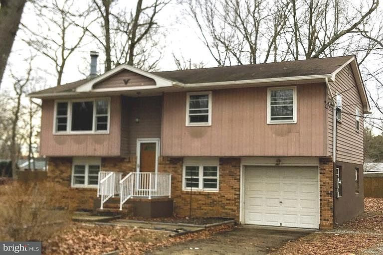 1st image of 156 River Dr