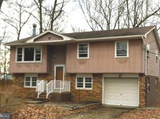 156 River Dr, Millville, NJ 08332