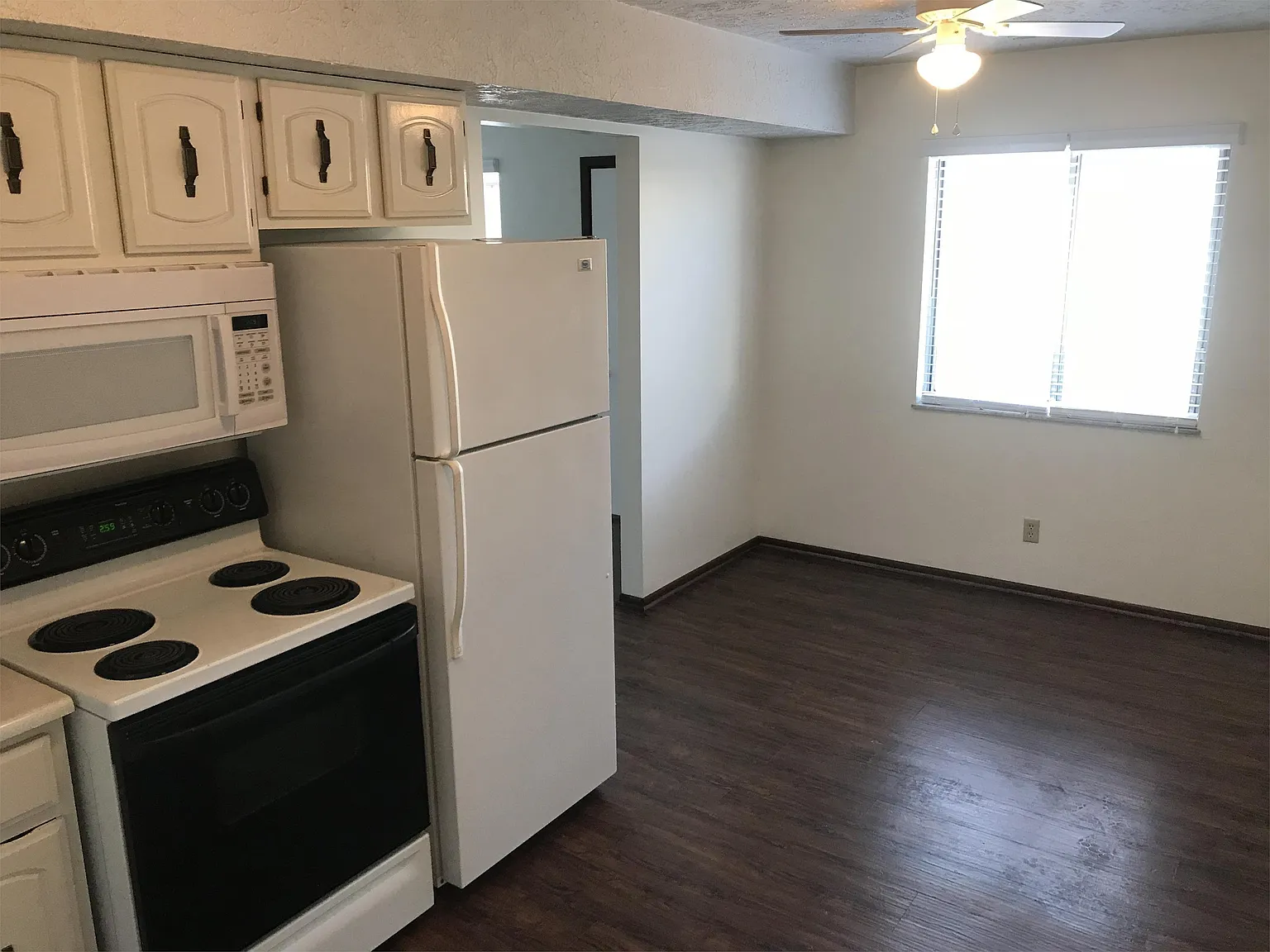 6450 Farmdale Rd — Photo 3