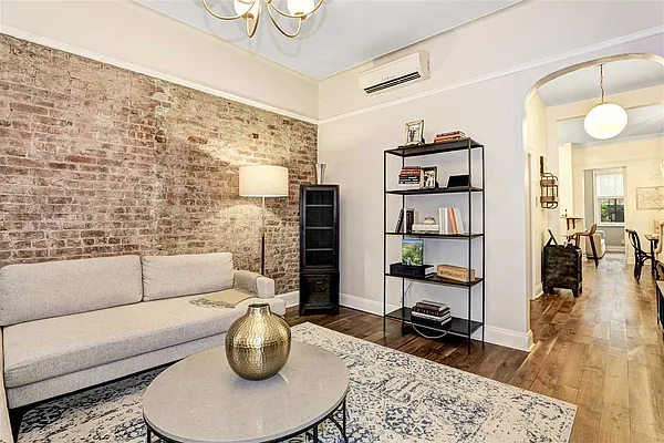 Sold by Christie's International R.E. North Jersey, Inc. | media 7