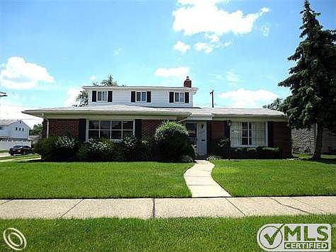 5 BEDROOM 2100 SQ FT HOME