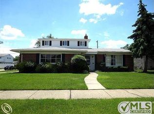 27007 Northmore St, Dearborn Heights, MI 48127