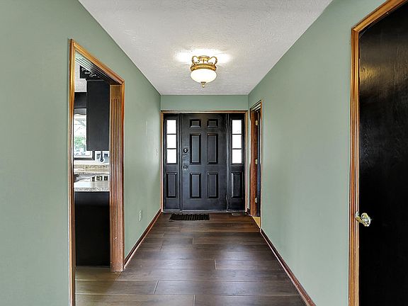 5th image of 3991 Clubhouse Dr
