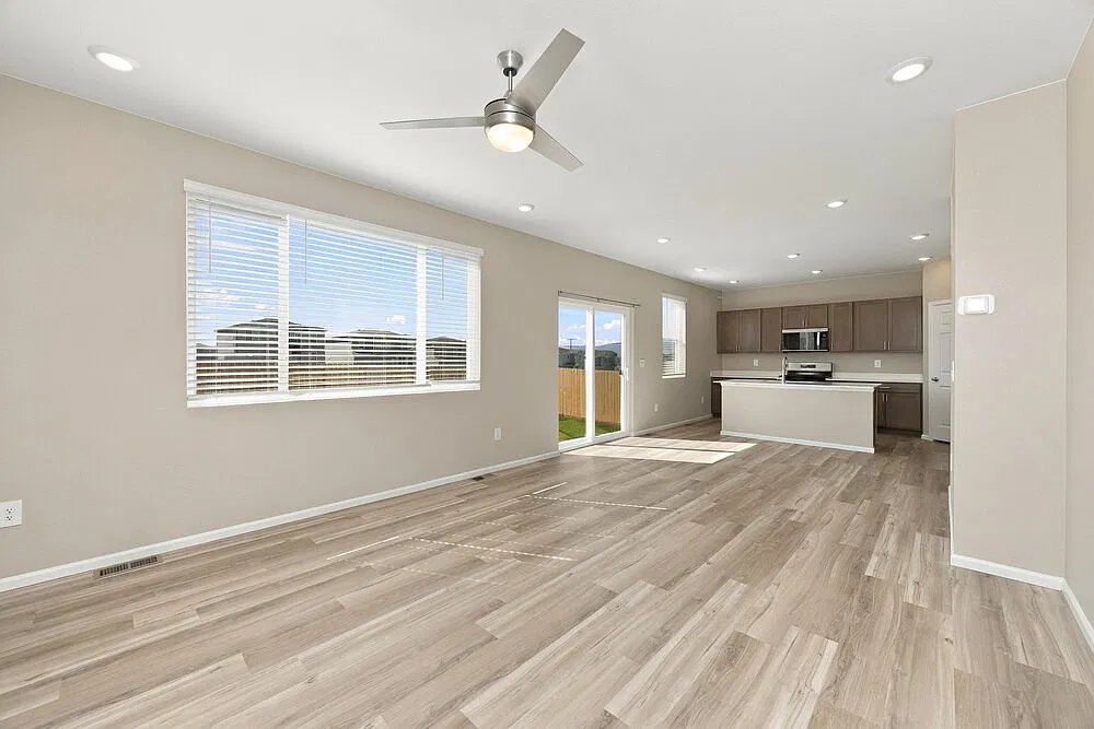 3 bed, 2.5 bath, 1866 sqft, $2,405 — Photo 4