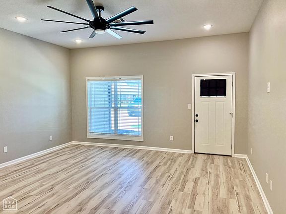 3rd image of 607 Lanes Way