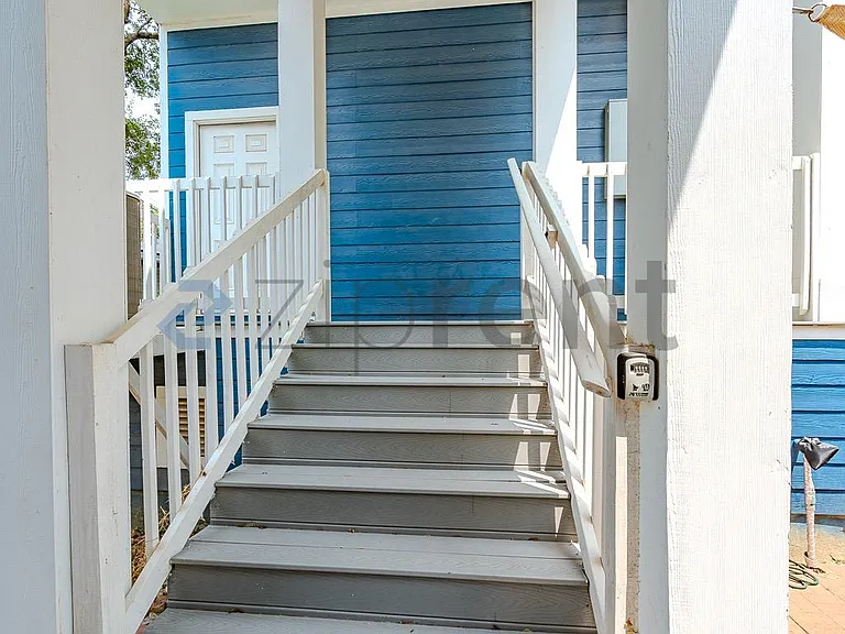 4123 Avenue M 1/2 — Photo 26