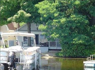 9580 Winston Rd, Pinckney, MI 48169