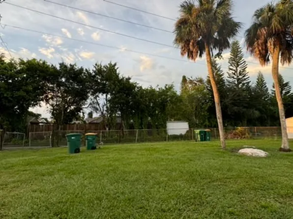 4463 Golden Gate Pkwy #B, Naples, FL 34116