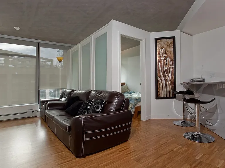 128 Cordova St W #807 — Photo 12