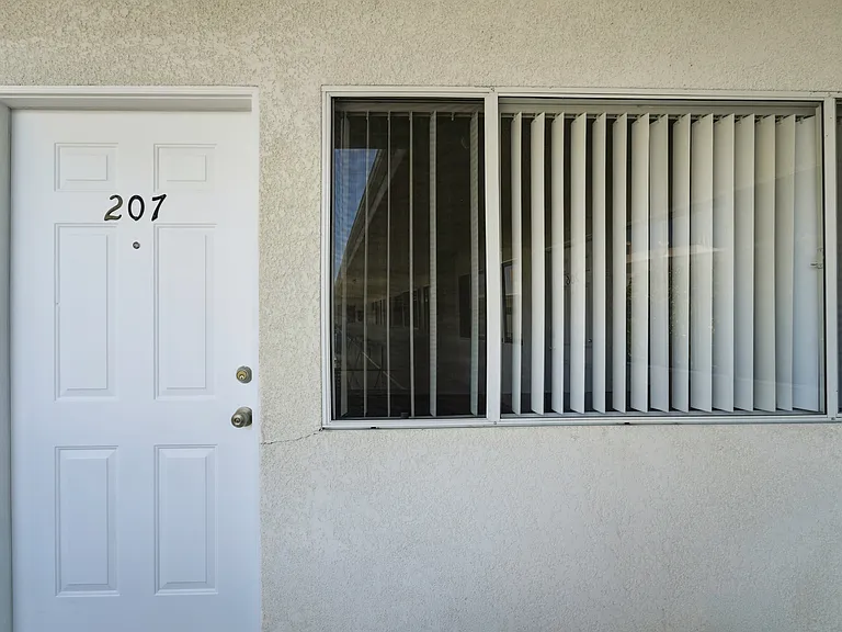 4320 Mammoth Ave #207 — Photo 4