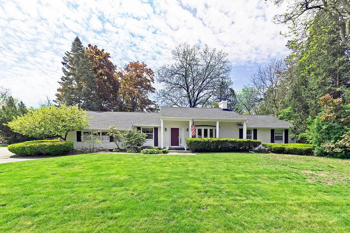 3131 S Cambridge Rd photo 1