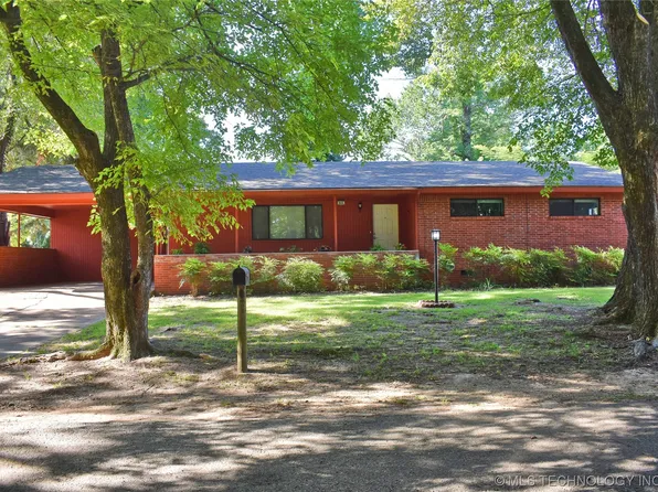 1004 NE 3rd St, Antlers, OK 74523