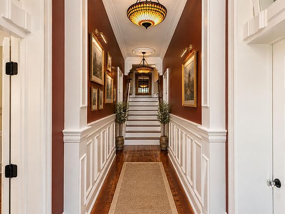 4th image of 302 Hancock St
