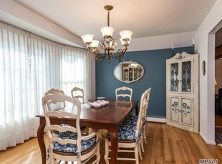 54 Sutton Hill Ln, Manhasset Hills, NY 11040