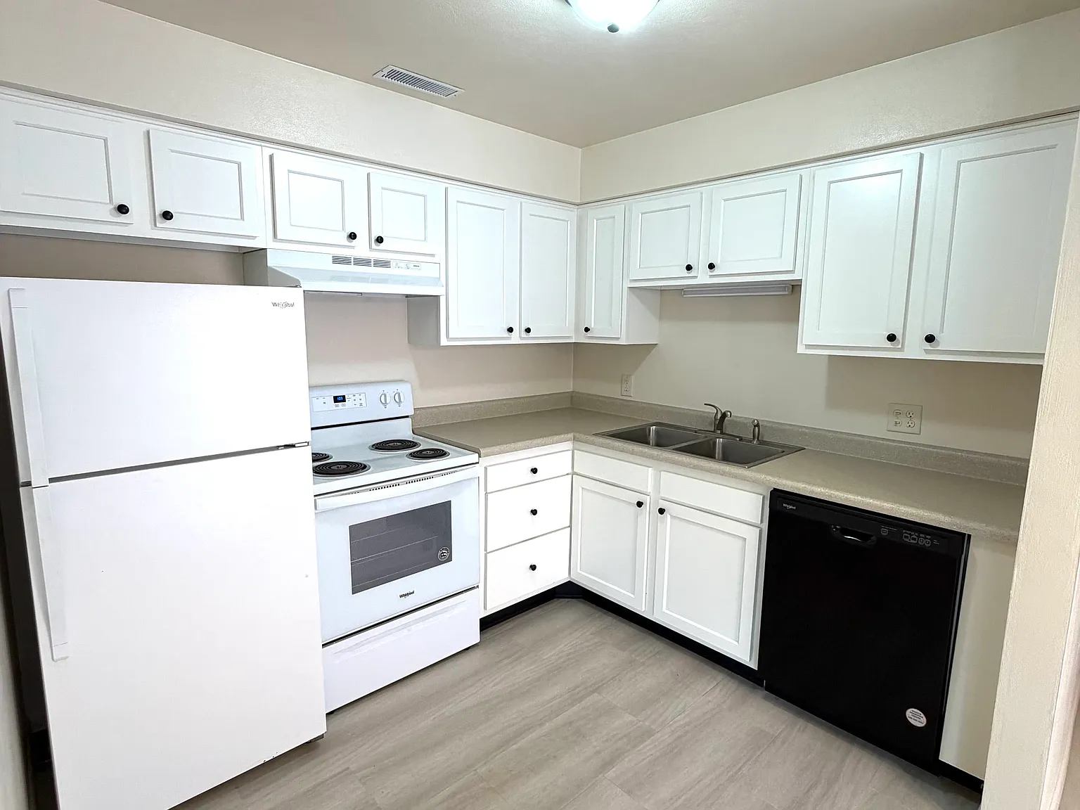 1 bed, $995 — Photo 4