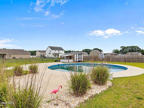 5th image of 409 Willow Pond Drive
