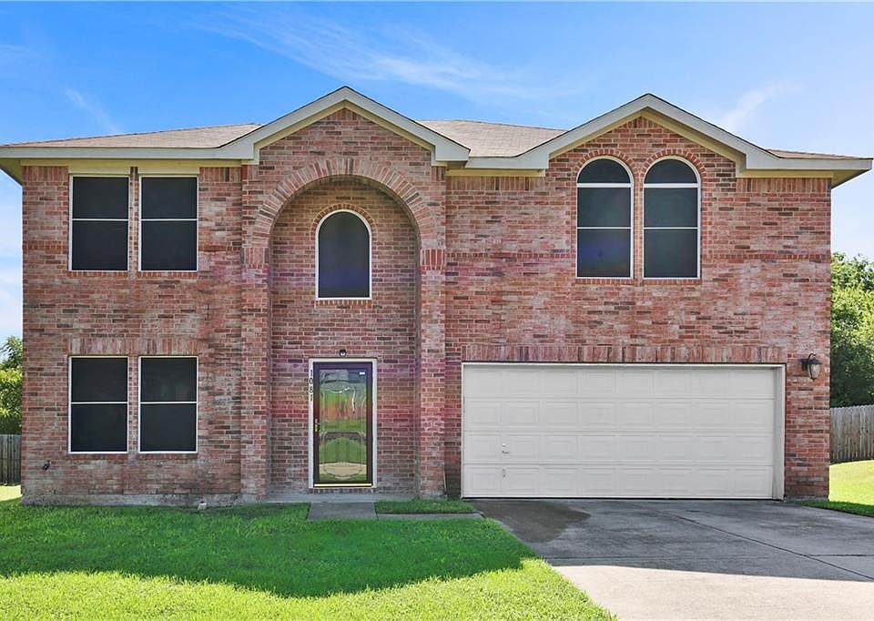 1st image of 1081 Cove Hollow Dr