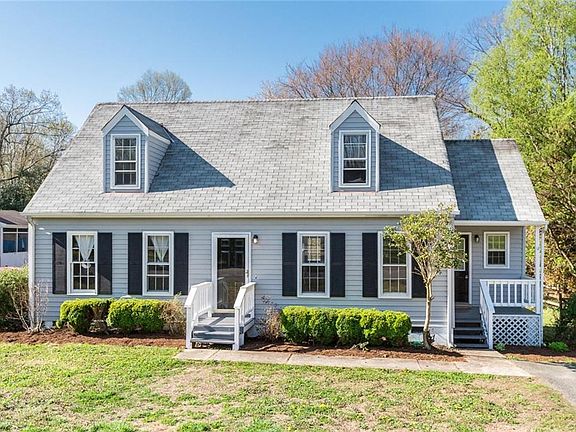 4th image of 3417 Summerbrooke Dr