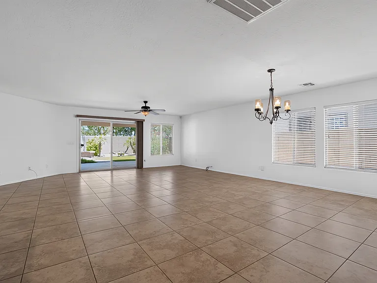 15772 W Shaw Butte Dr — Photo 13