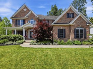 43 Arcadian Dr, Amherst, NY 14228