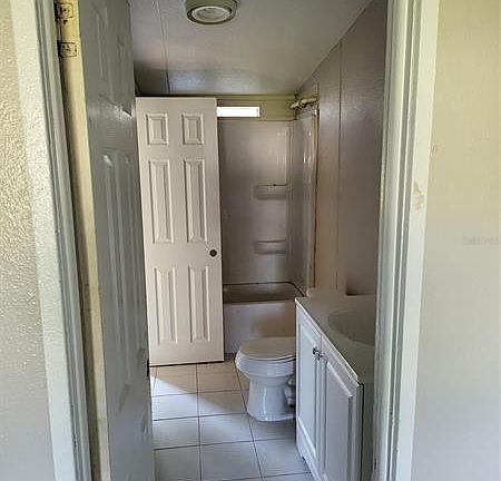 4th image of 4997 Cambridge Dr