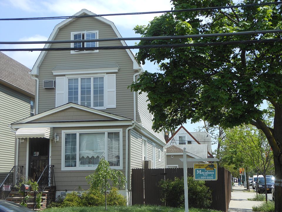 Large "Dutch Colonial" 