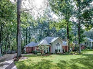 320 Woodrun Dr, Ridgeland, MS 39157