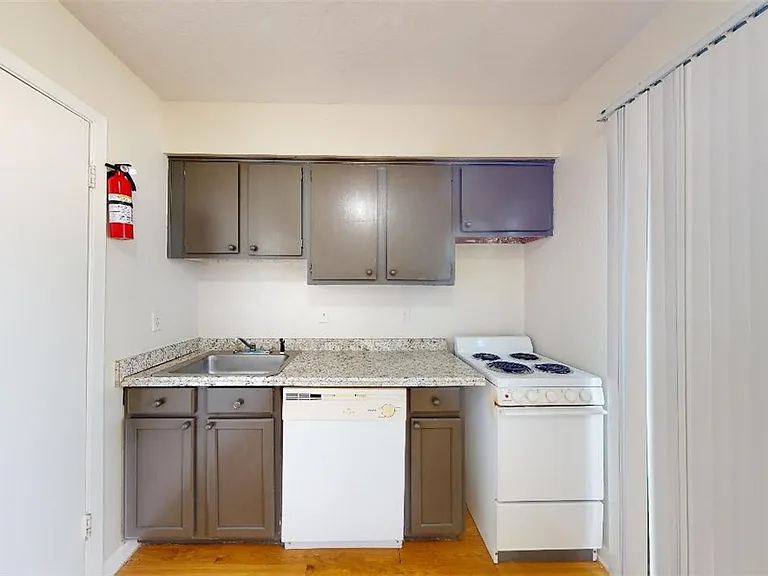 725 Peppertree Dr #29 — Photo 8