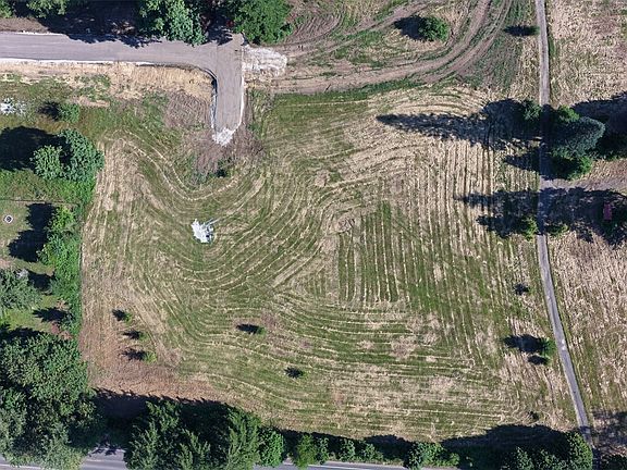 2nd image of 204 Bobcat Place Lot 1